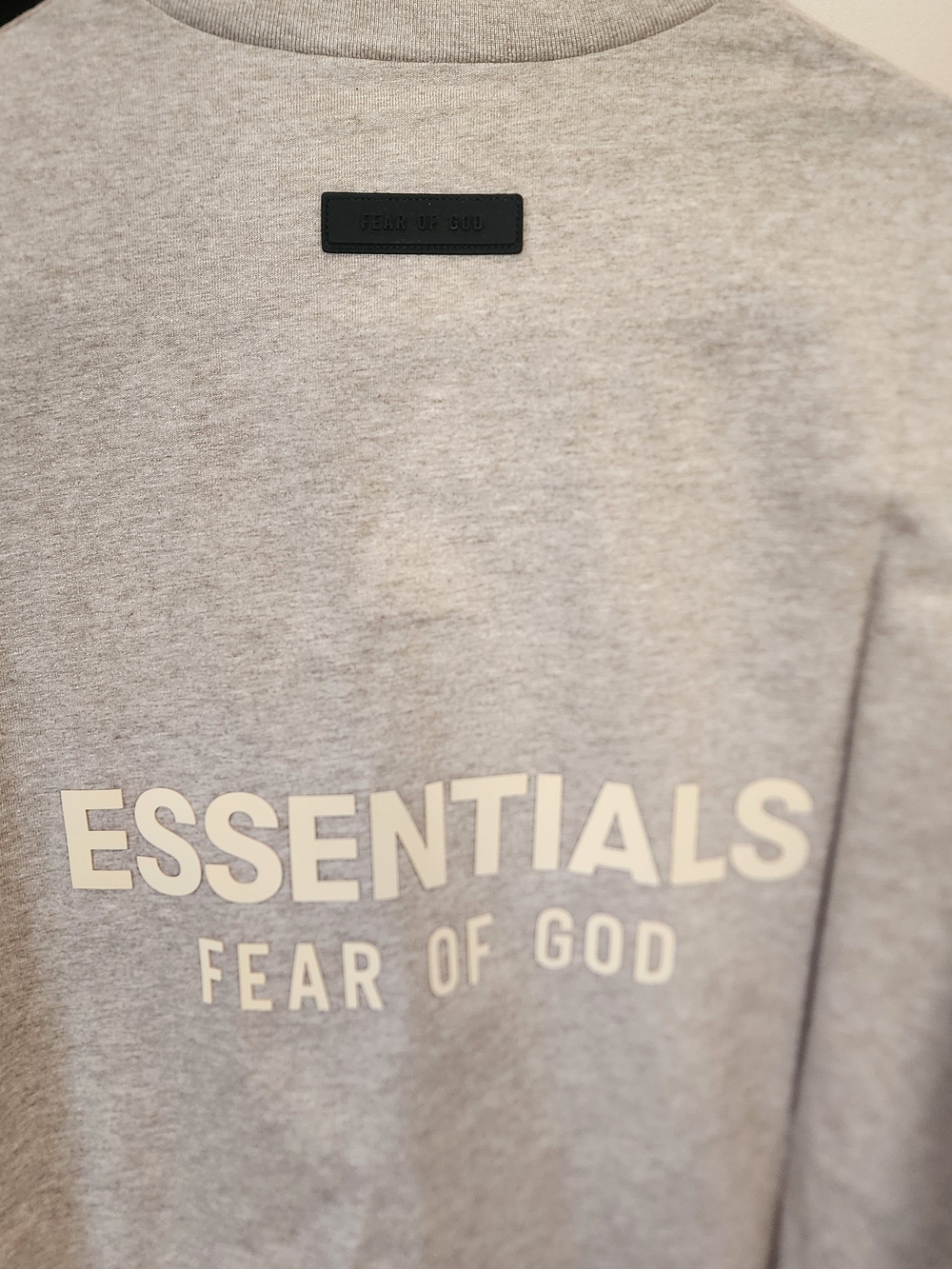 ESSENTIALS Fear of God Men's Dark Oatmeal Beige Logo T-Shirt Size L - Picture 2 of 11